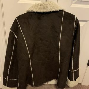 Quilted jacket. It is cozy with the inner cotton